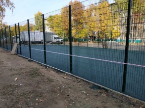 Забор на спортивную площадку 40 метров фото в Новодрожжино