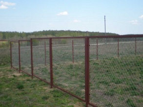 Забор из сетки рабицы в натяг секционный 12 метров фото в Новодрожжино